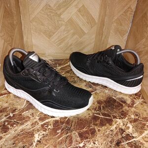 Saucony women's fashion running walking black shoes size 8.5.   